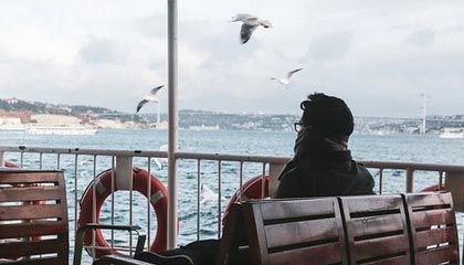 九游娱乐(jiuyou)官网-快船力克雷霆，常规赛巅峰对决中乔治末节爆发，国王力克快船迎4连胜